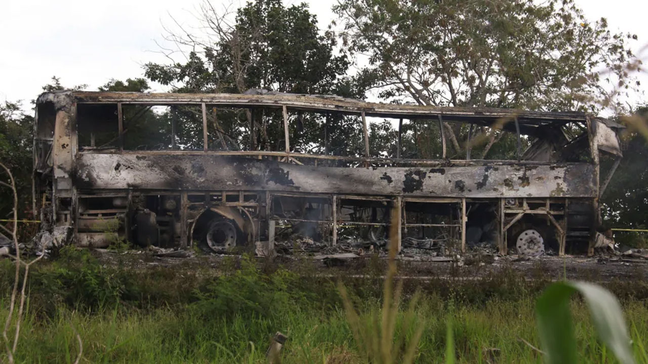 মেক্সিকোতে ভয়াবহ বাস দুর্ঘটনা, নিহত অন্তত ৪১