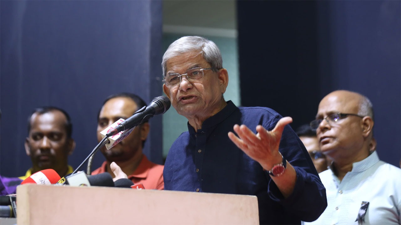 কাদা ছোড়া বন্ধ করে ঐক্যবদ্ধ থাকুন : মির্জা ফখরুল