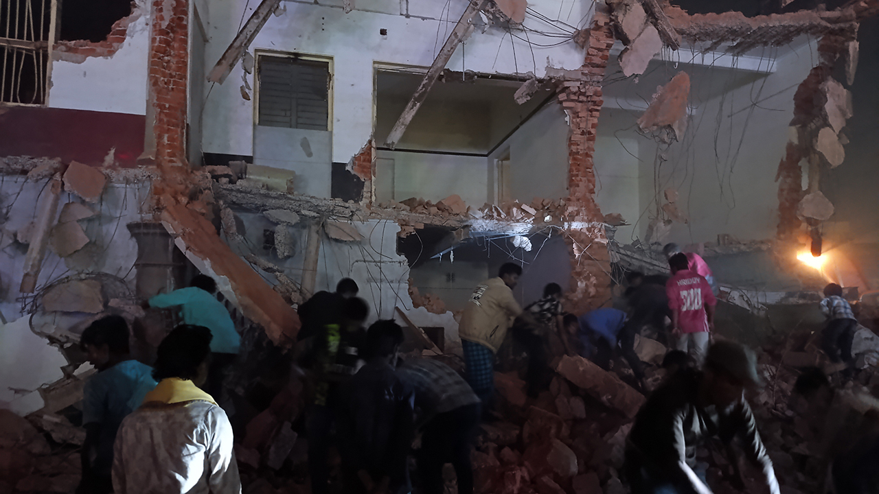 শামীম ওসমানের দাদার বাড়ির রড খুলে নিলো দুর্বৃত্তরা