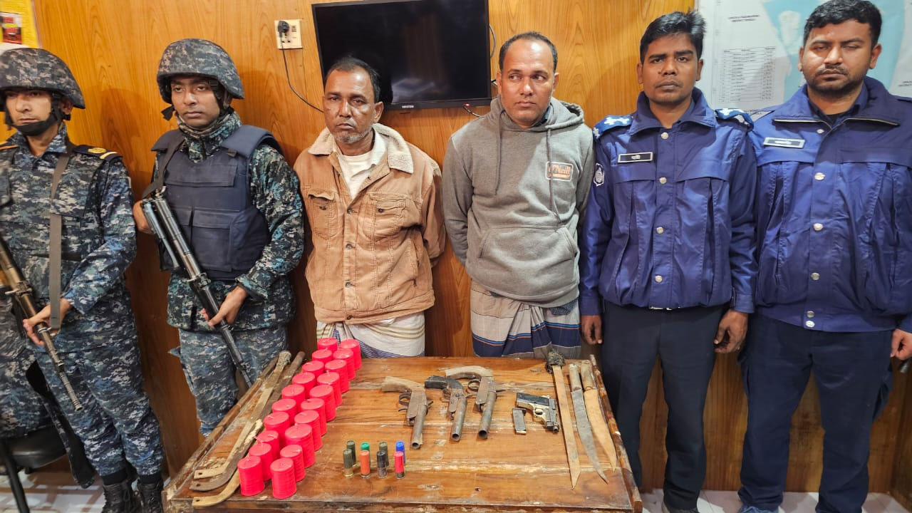 নোয়াখালীতে আ. লীগের ১৩ নেতা-কর্মী গ্রেপ্তার
