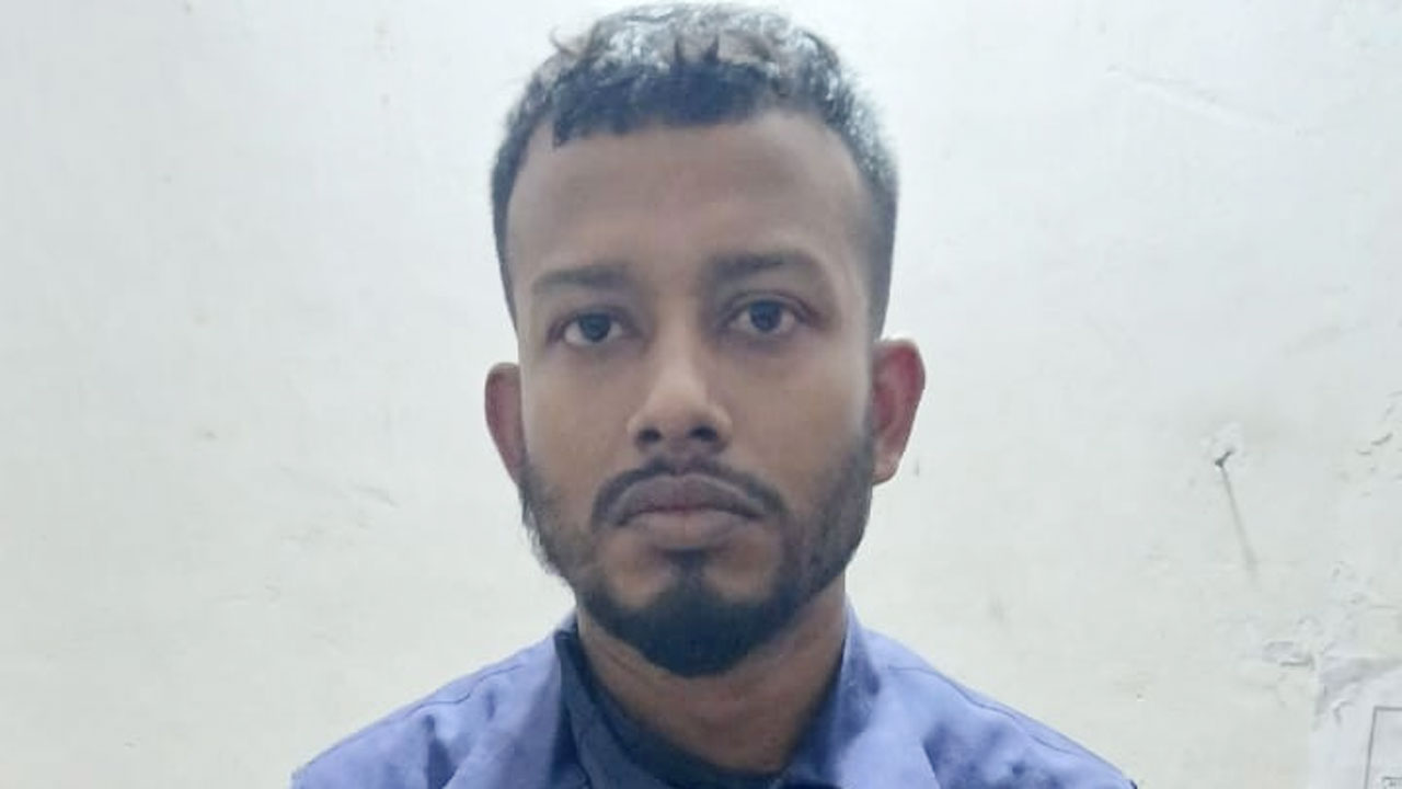 পিরোজপুরে জনতার হাতে ভুয়া পুলিশ আটক