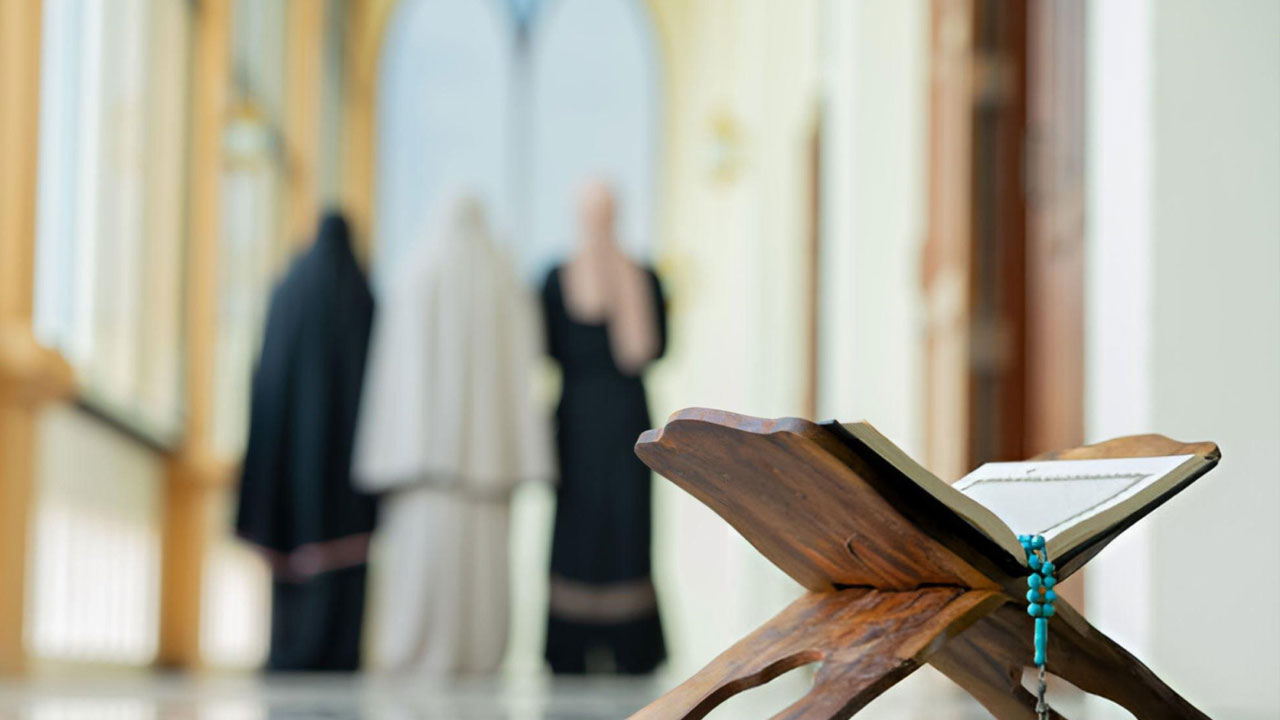 সূরা আরাফে শয়তানের অভিশপ্ত হওয়ার বর্ণনা