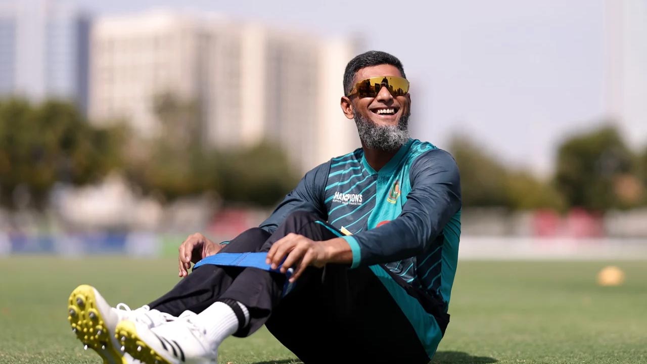 বিপর্যয়ে হাল ধরা মাহমুদউল্লাহ যে কারণে বাদ পড়লেন