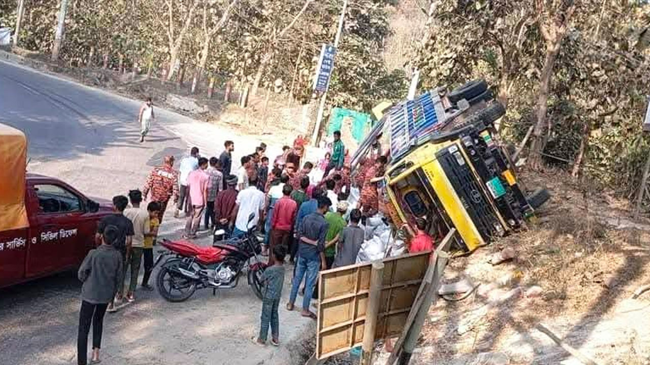 বান্দরবানে পৃথক সড়ক দুর্ঘটনায় নিহত ২, আহত ৫