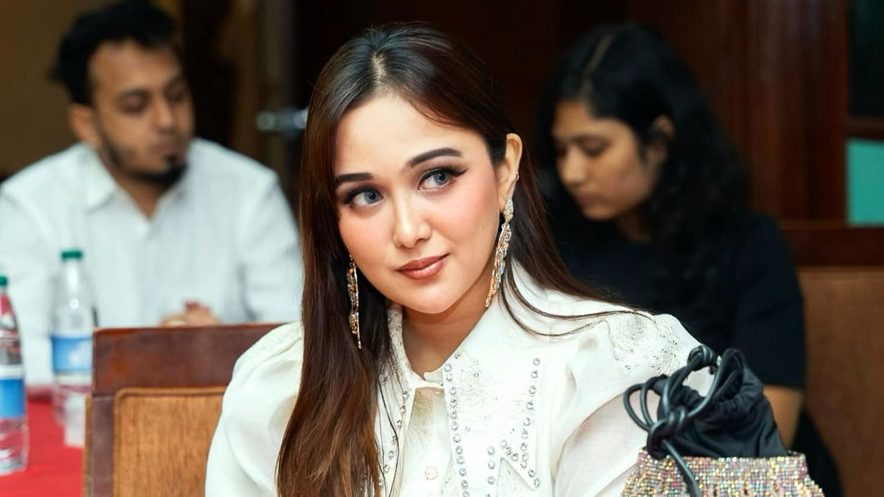 ‘যারা ভয় দেখানোর চেষ্টা করছেন, তারা ঘুমের ওষুধ খেয়ে ঘুম দেন’