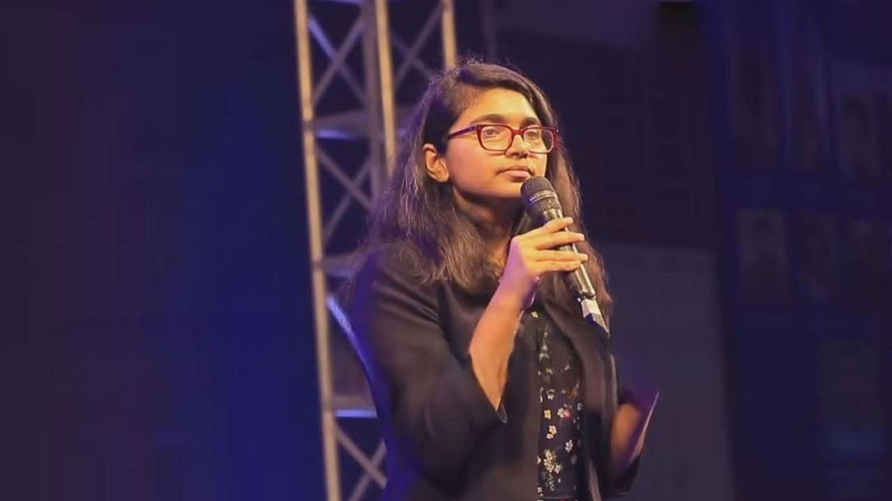 ‘মানুষ প্রশ্ন করতে শিখে গেলে এক শ্রেণির মানুষ বিপদে পড়ে যায়’