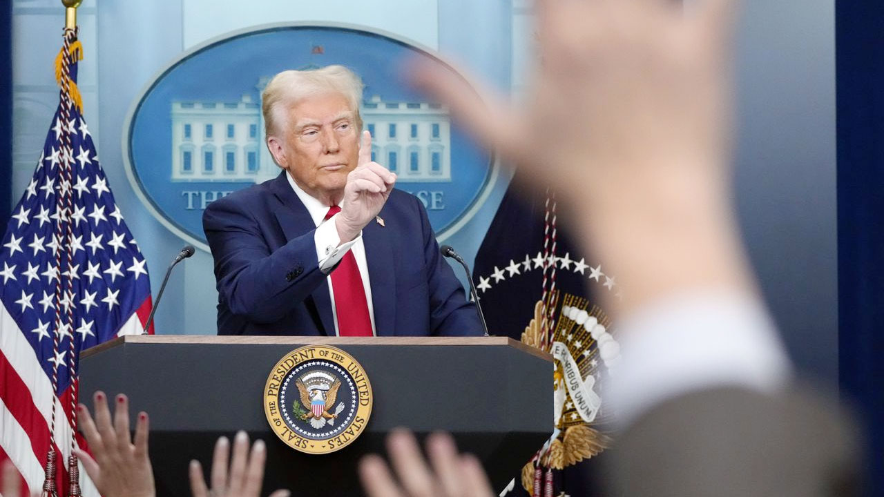 পানামা খালের নিয়ন্ত্রণ না পেলে যুদ্ধের ইঙ্গিত ট্রাম্পের