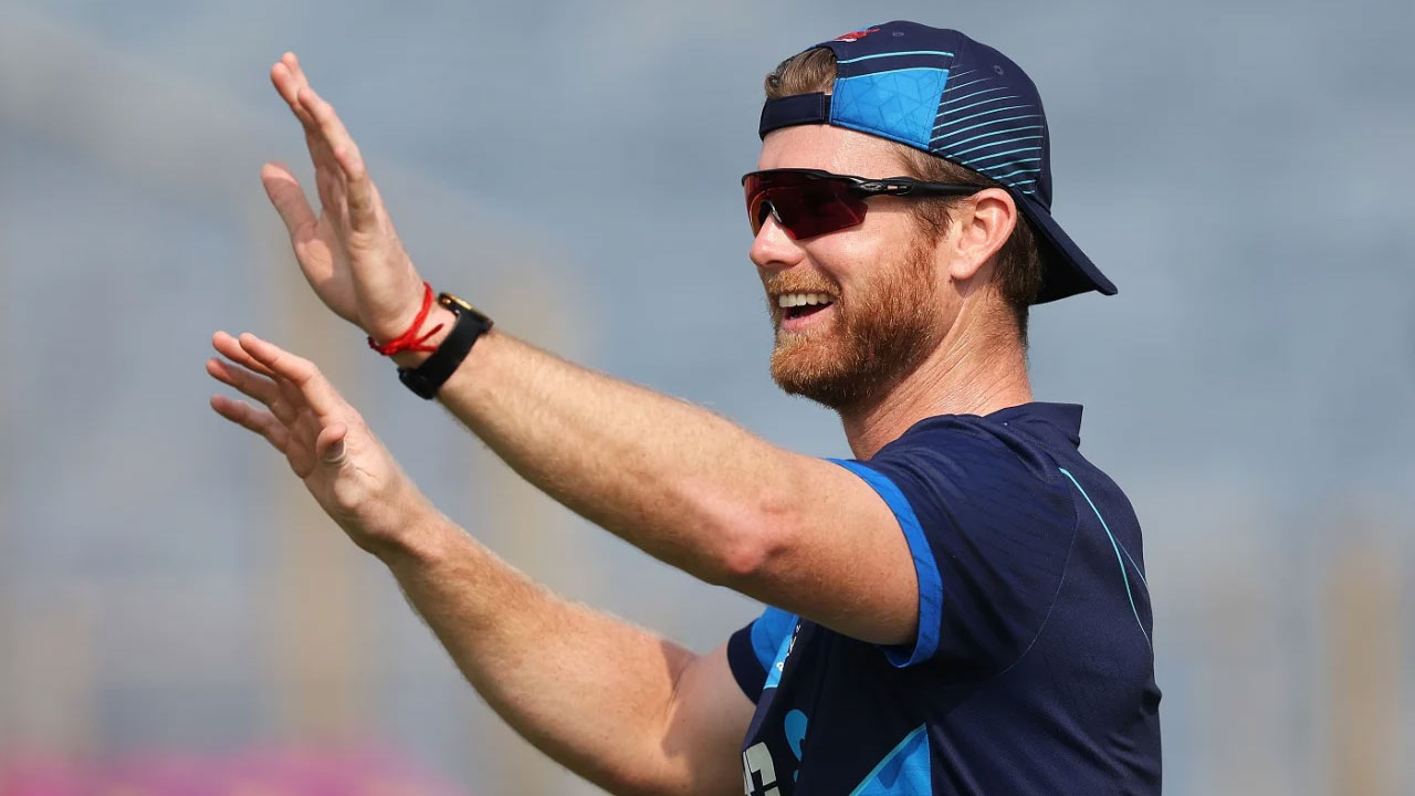 বাংলাদেশের বিমান ধরেছেন নিশাম, কোন দলে খেলবেন?