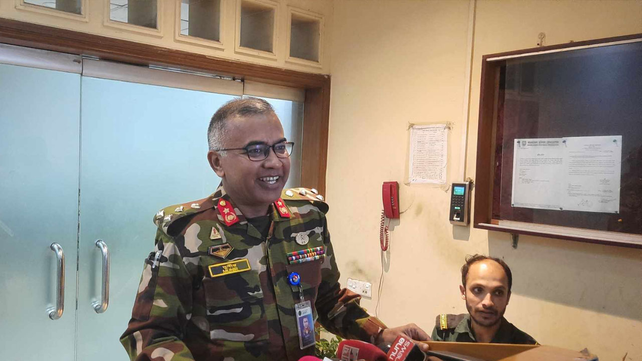 ঋতুপর্ণাদের খোঁজ নিতে বাফুফেতে বিকেএসপির ডিজি