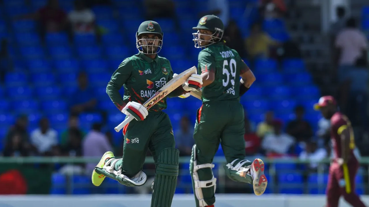 ফিরলেন সৌম্য, মিরাজের ব্যাটে এগোচ্ছে বাংলাদেশ