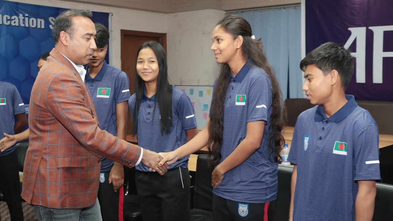 ফুটবলারদের বিদ্রোহে তোলপাড়, খতিয়ে দেখতে রাতেই কমিটি গঠন