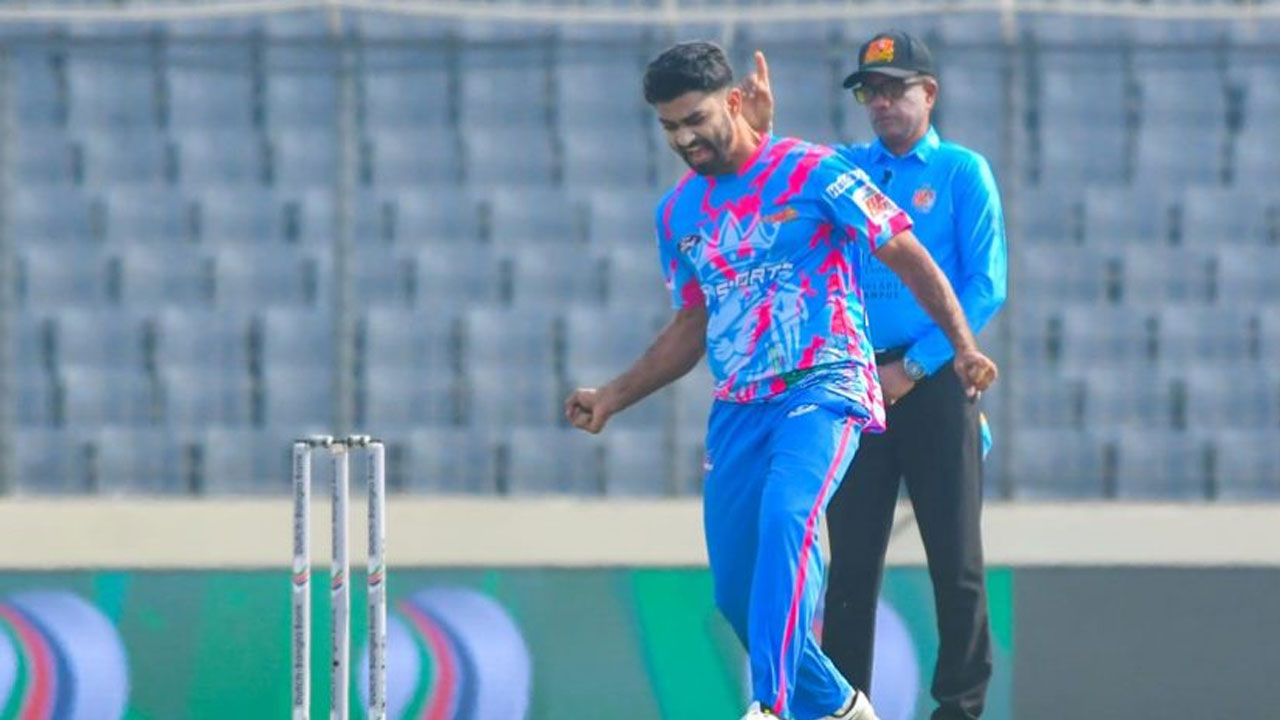 বিপিএলে আলিসের বোলিং অ্যাকশন নিয়ে সন্দেহ