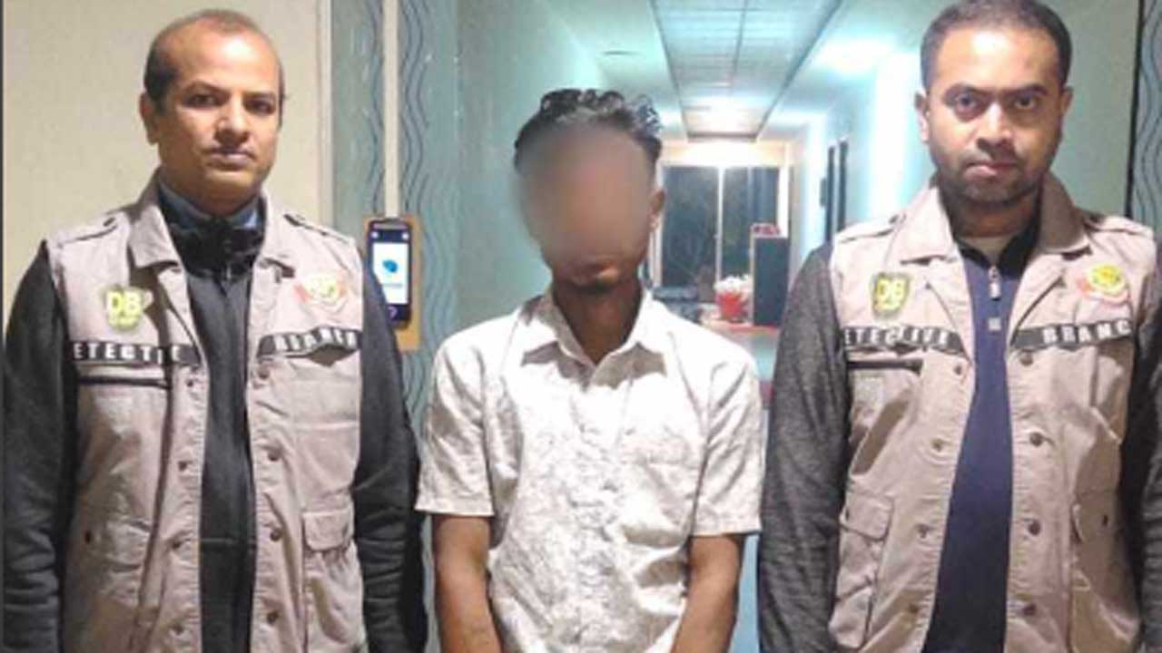 ‘ব্লেড বাবু’ হত্যাকাণ্ডের অন্যতম আসামি তুফান গ্রেপ্তার