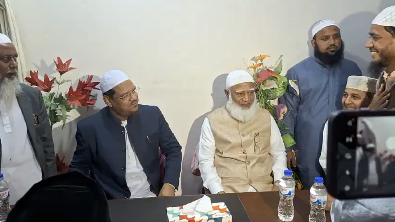 চরমোনাই পীরের সঙ্গে জামায়াত আমিরের সাক্ষাৎ, ঐক্যের ইঙ্গিত