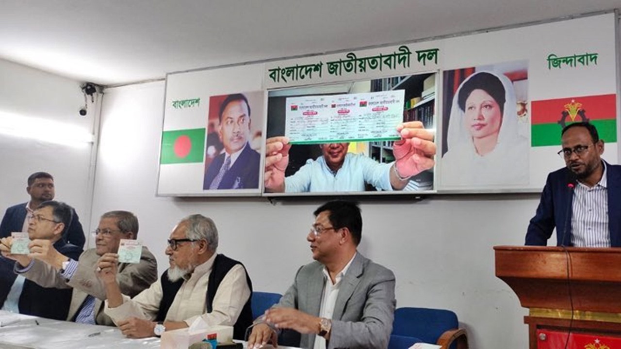 বিএনপির সদস্যপদ নবায়ন করলেন তারেক রহমান-মির্জা ফখরুল