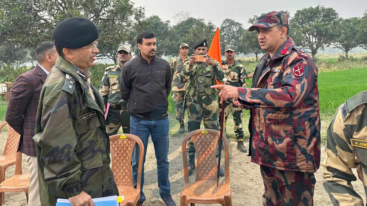 বিজিবির বাধায় কাঁটাতারের বেড়া নির্মাণ বন্ধ করলো বিএসএফ