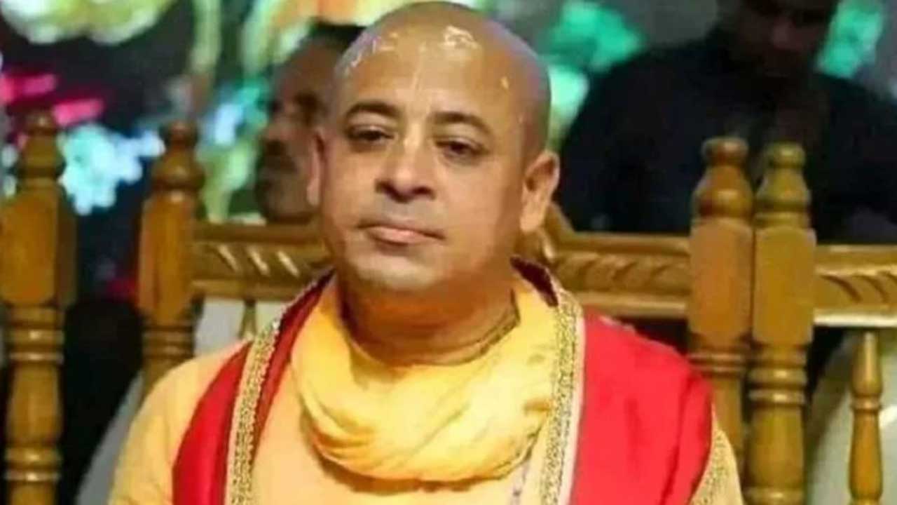 ভারত থেকে আসছেন না চিন্ময়ের আইনজীবী