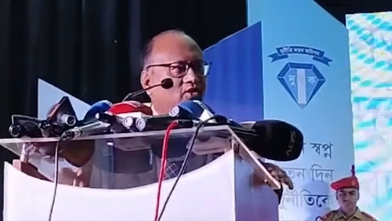 দুর্নীতি একেবারে নির্মূল হবে এখনো মনে করি না : দুদক চেয়ারম্যান