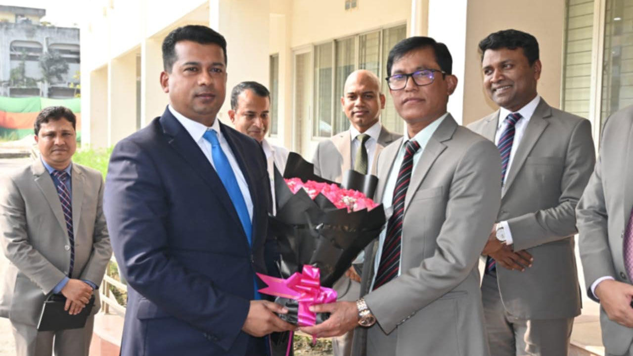 নারায়ণগঞ্জে যোগ দিলেন ডিসি জাহিদুল ইসলাম