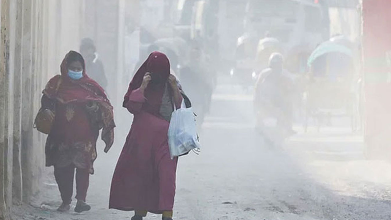 ২৪৬ স্কোর নিয়ে ঢাকার বাতাস আজ ‘খুব অস্বাস্থ্যকর’