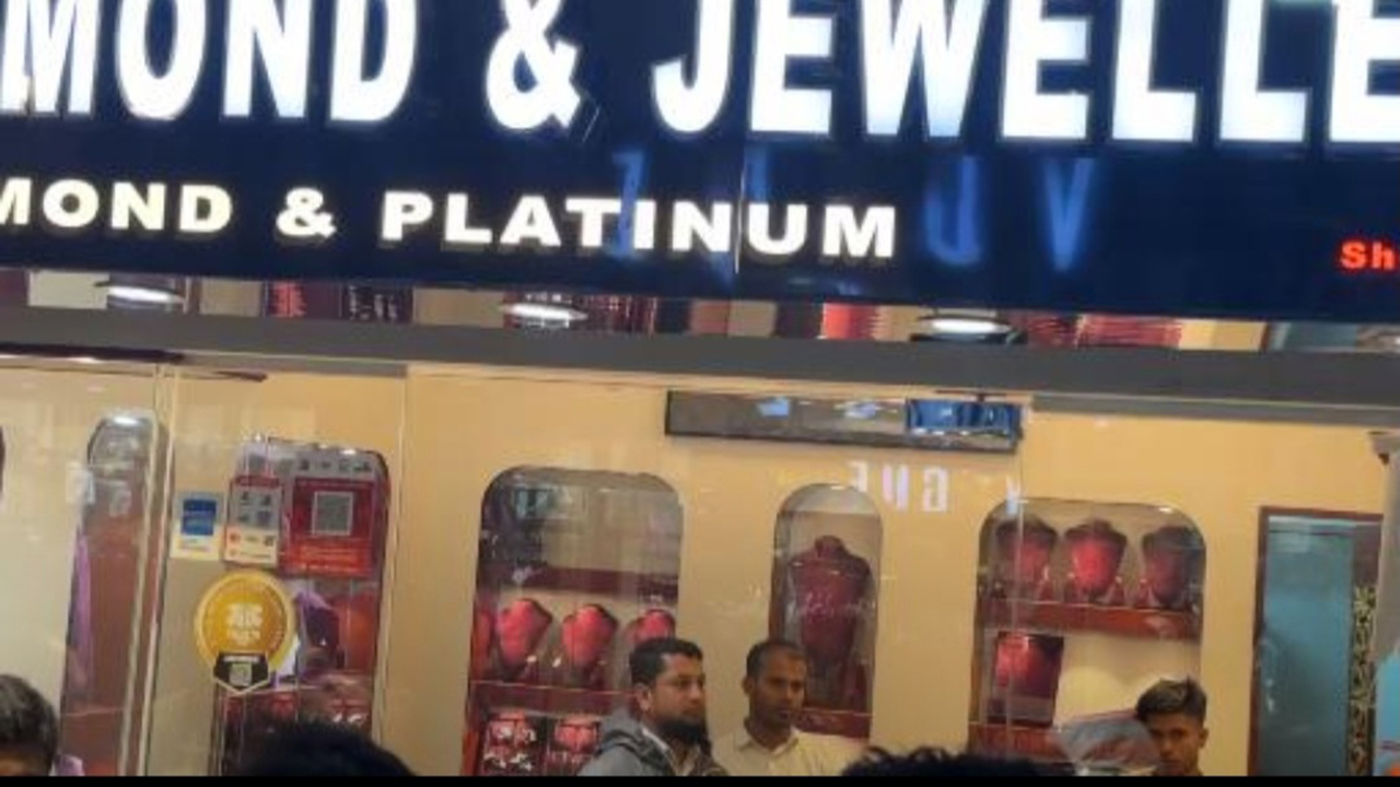 সীমান্ত স্কয়ারে ১৫৯ ভরি সোনা চুরি, গ্রেপ্তার ৩