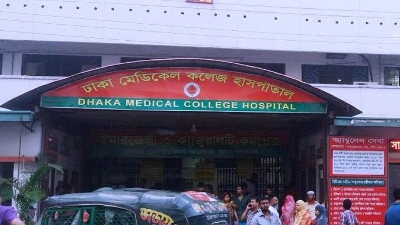 যাত্রাবাড়ীতে প্রাইভেট কারের ধাক্কায় নারী নিহত