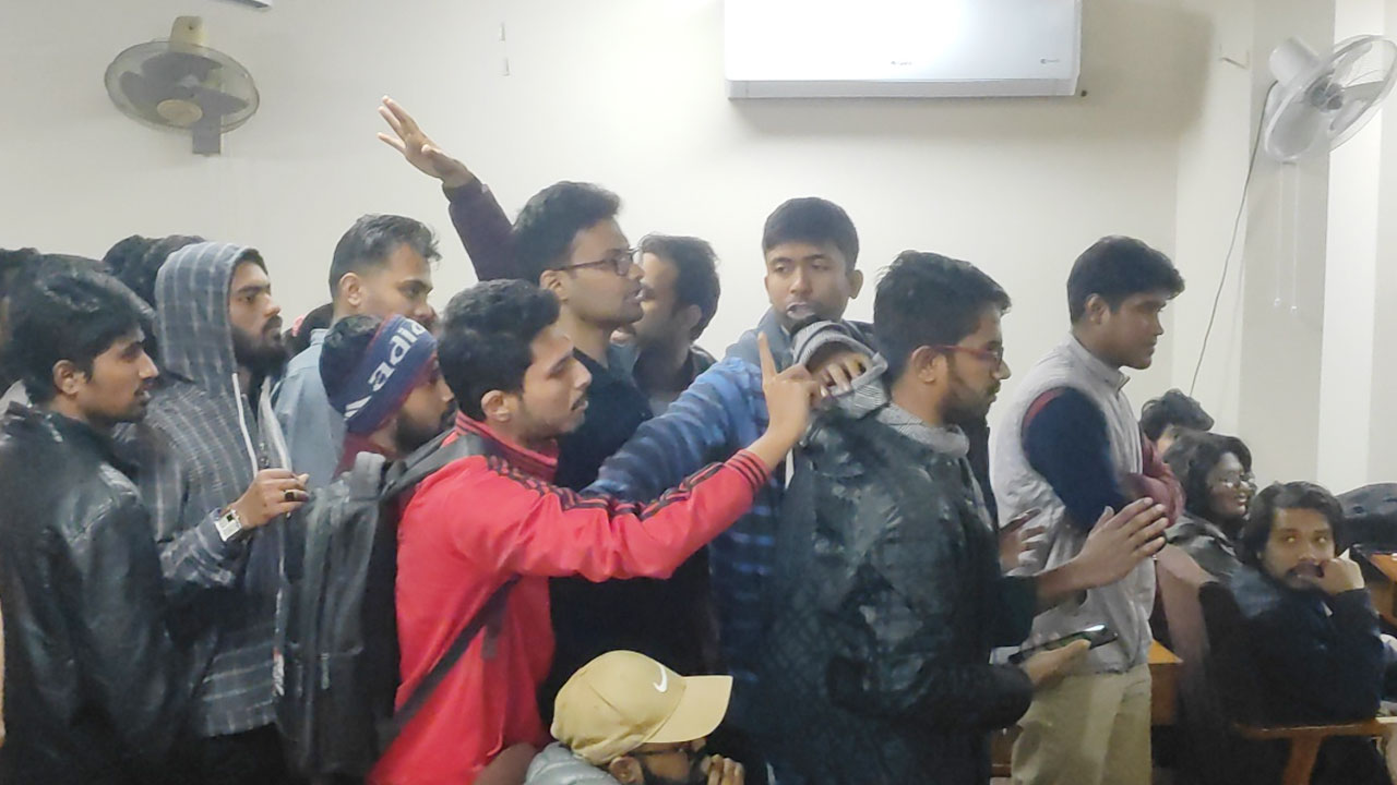 শিবিরকে নিয়ে আপত্তি, জাকসুর মতবিনিময় সভা বর্জন করল ছাত্রদল