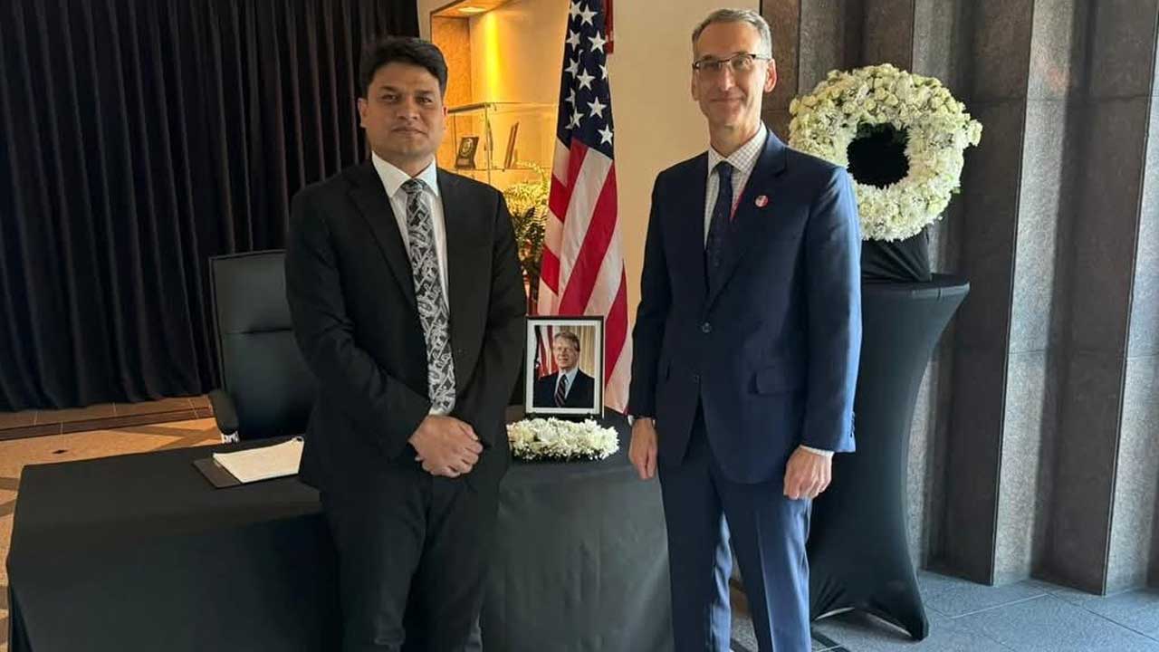 প্রয়াত মার্কিন প্রেসিডেন্টের প্রতি শ্রদ্ধা বাংলাদেশি দূতের