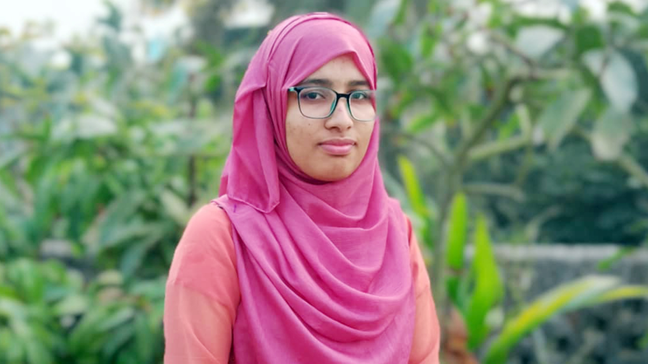 মেডিকেলে চান্স পাওয়া মাইমুনাকে নিয়ে চিন্তিত বাবা-মা