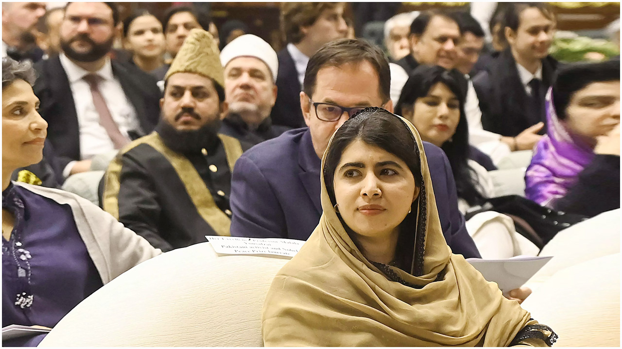 পাকিস্তানে ফিরতে পেরে ব্যাপক খুশি মালালা