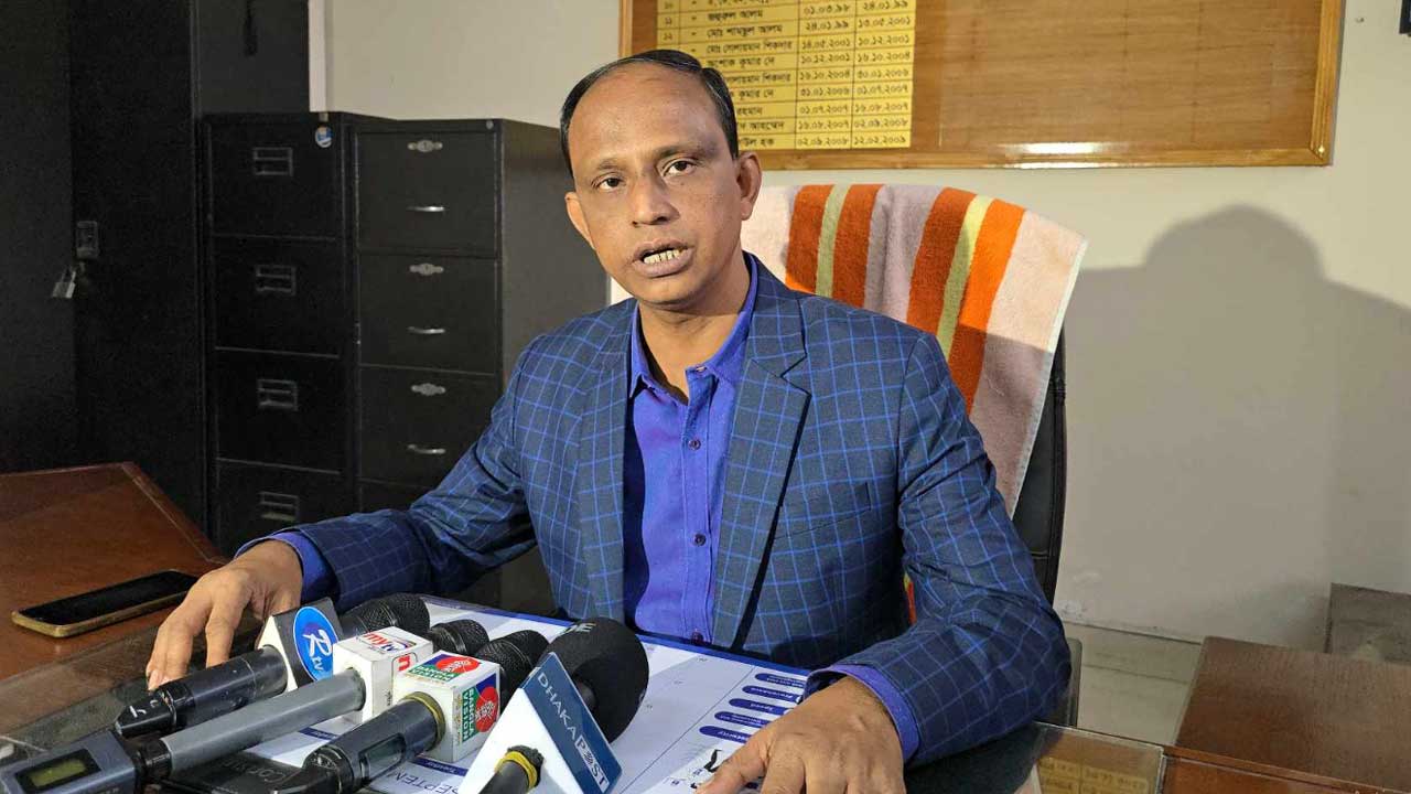 ট্রেনের টিকিট রিফান্ডের বিষয়ে যা জানালেন ঢাকা স্টেশন ম্যানেজার