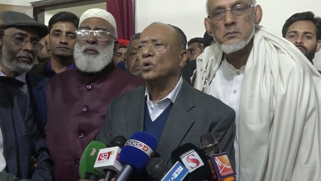 আ.লীগ নির্বাচনে এলে বিএনপির কিছু আসে যায় না : মিন্টু