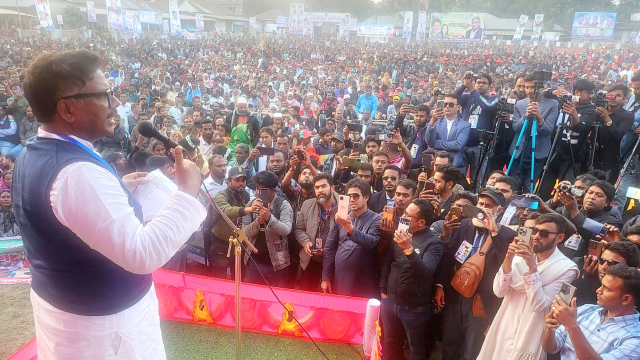 আপনারা স্বাধীনতার পক্ষে নাকি বিপক্ষে তা স্পষ্ট করতে হবে