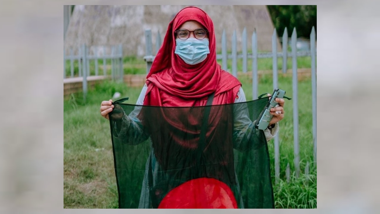 নিকাবকাণ্ডে চাকরিচ্যুত সাংবাদিকের পাশে স্বয়ং অভিযোগকারী