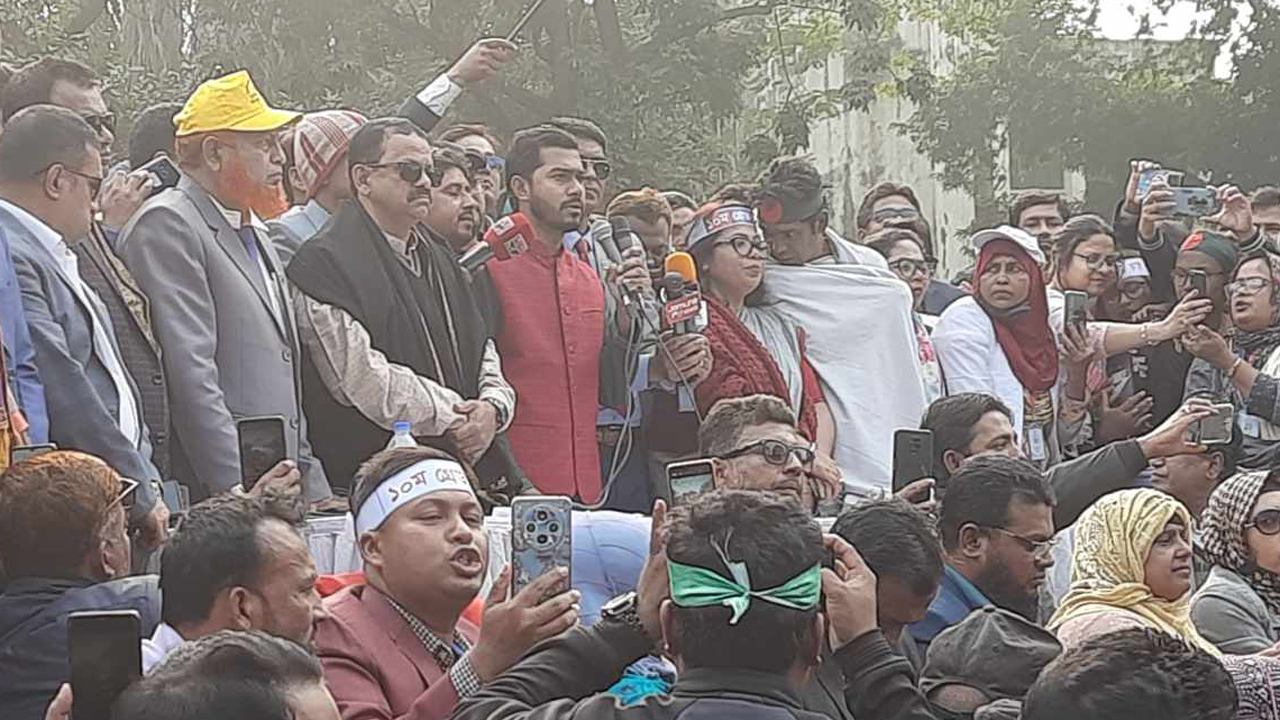 শিক্ষকদের প্রথম শ্রেণির অন্তর্ভুক্ত করতে হবে : নুরুল হক নুর