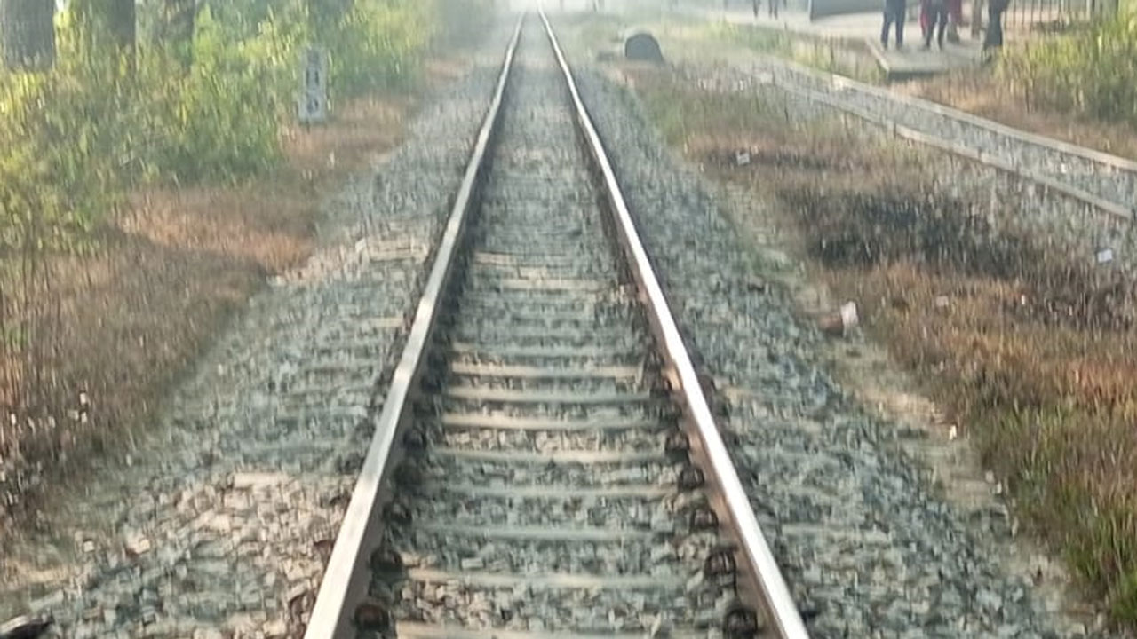 পটিয়ায় চলন্ত ট্রেনে ঝাঁপ দিয়ে যুবকের আত্মহত্যা