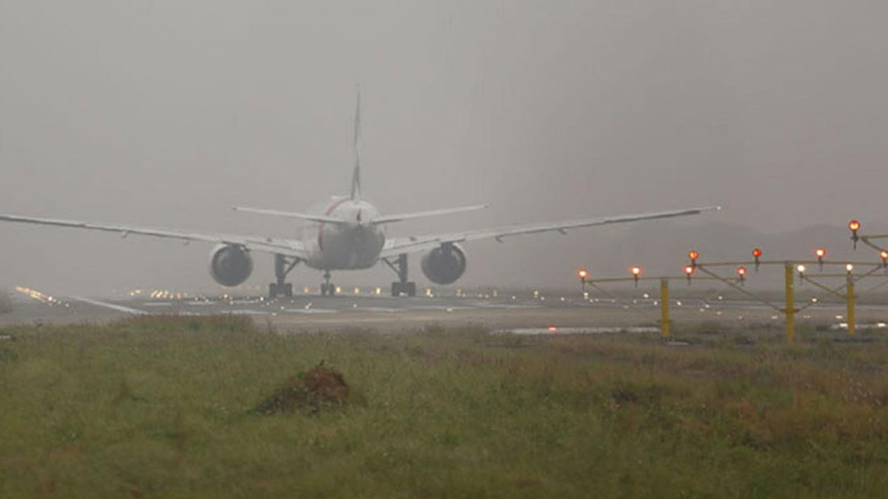 ঘন কুয়াশায় ব্যাহত হবে বিমান চলাচল