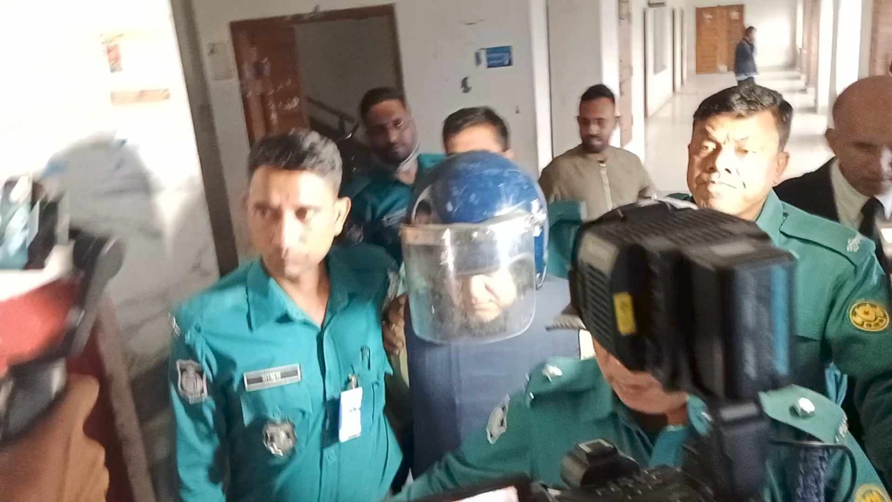 অস্ত্র মামলায় মতিউরের ১০ দিনের রিমান্ড চায় পুলিশ