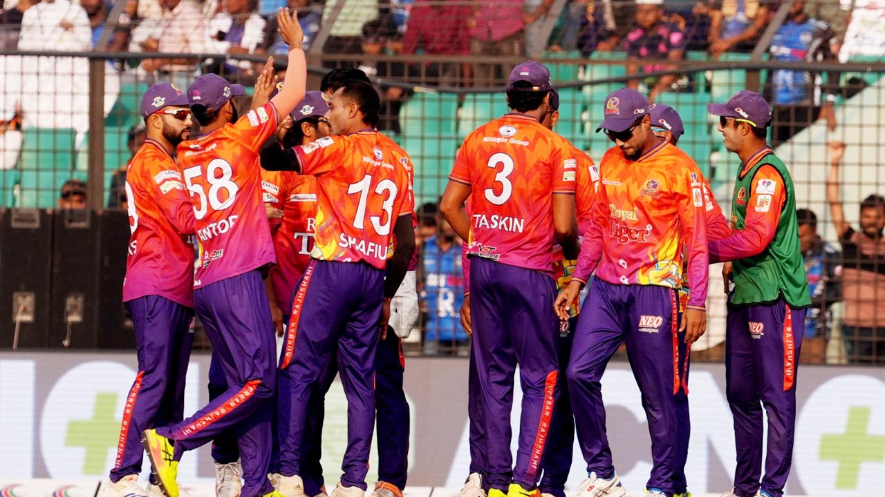 একটু পর ম্যাচ, মাঠে আসেননি রাজশাহীর বিদেশি ক্রিকেটাররা