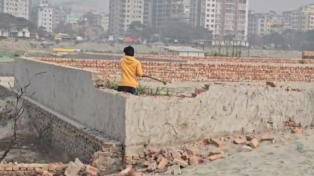 জলাশয়-কৃষিজমি ভরাট বন্ধে রাজউকের অভিযান, লাখ টাকা জরিমানা