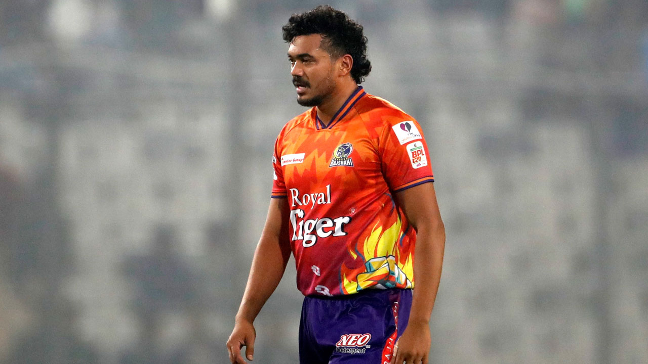 শ্বাসরুদ্ধকর ম্যাচের শেষে বিপিএলে নতুন ইতিহাস