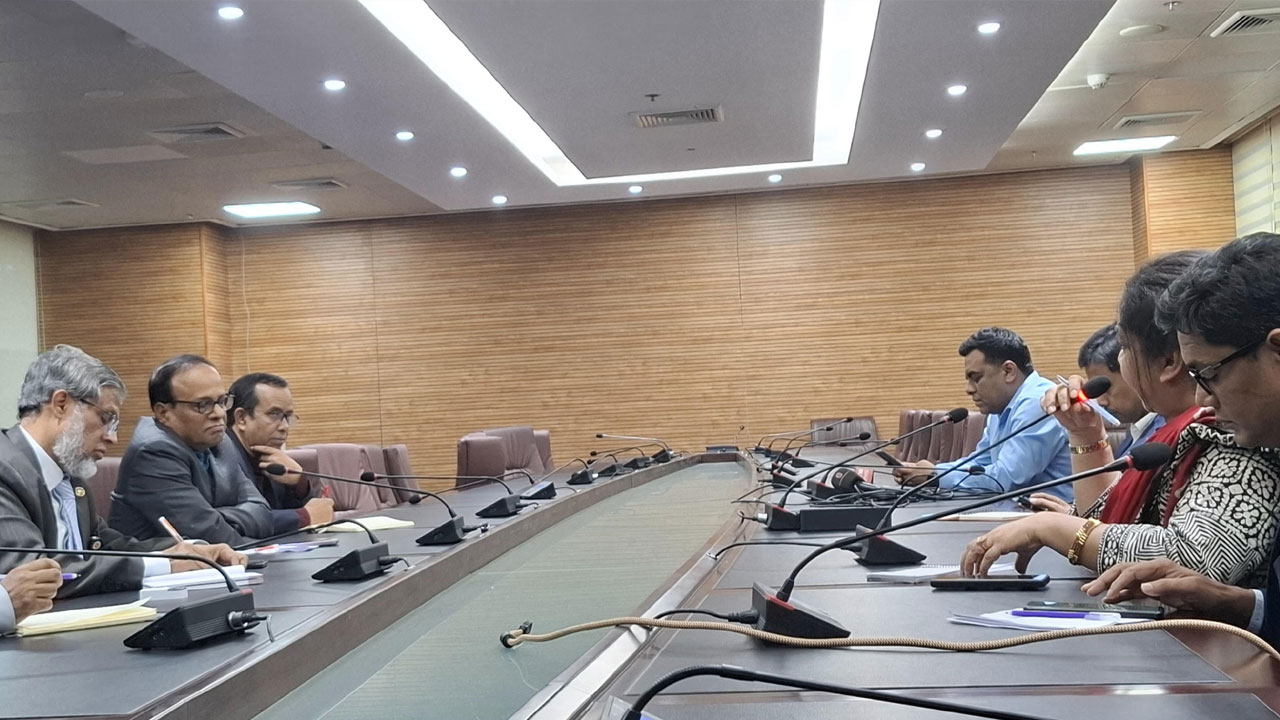 ‘ধনীদের কর কম হওয়ায় বৈষম্য বেড়েছে’