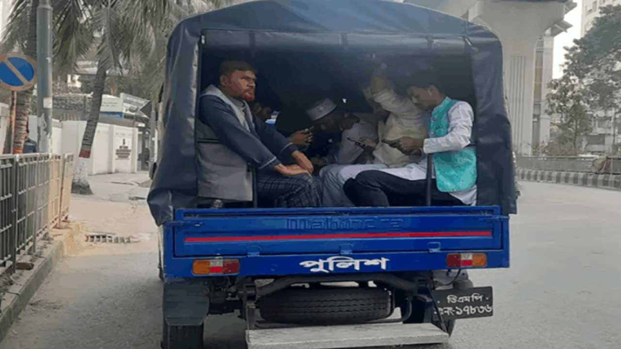 দাবি দাওয়া নিয়ে প্রধান উপদেষ্টার কার্যালয়ে ইবতেদায়ি শিক্ষকরা