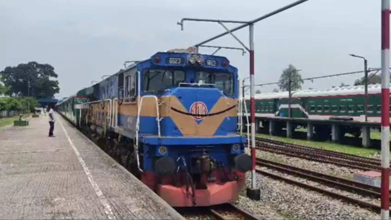 চট্টগ্রাম-কক্সবাজার রুটে নিয়মিত ট্রেন চালু হচ্ছে চলতি মাসেই