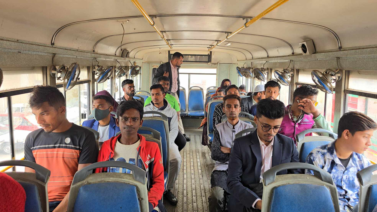 ‘মেসেজ দিলে যাত্রীদের ভোগান্তি পোহাতে হতো না’