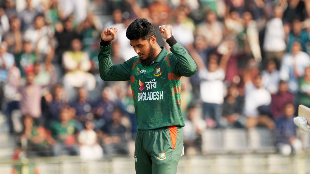 পিএসএলে দল পেলেন রিশাদ