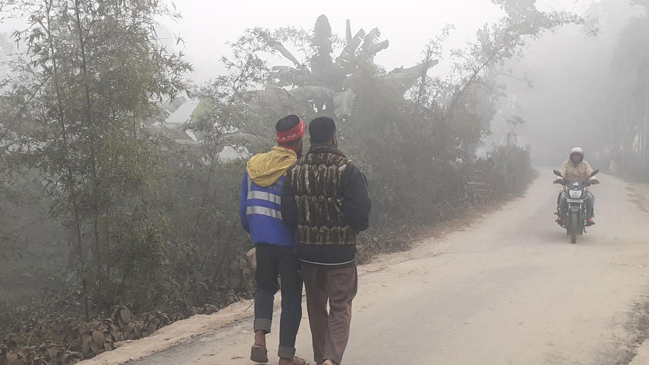 পঞ্চগড়ে তাপমাত্রা ১০ ডিগ্রির ঘরে, ঝলমলে রোদে স্বস্তি