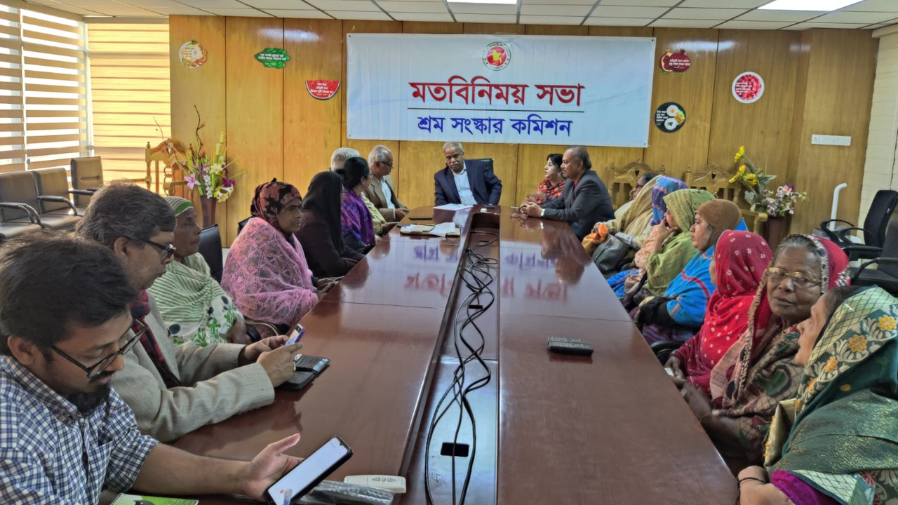 গৃহ শ্রমিকদের শ্রম আইনের আওতায় আনতে ১১ দফা সুপারিশ