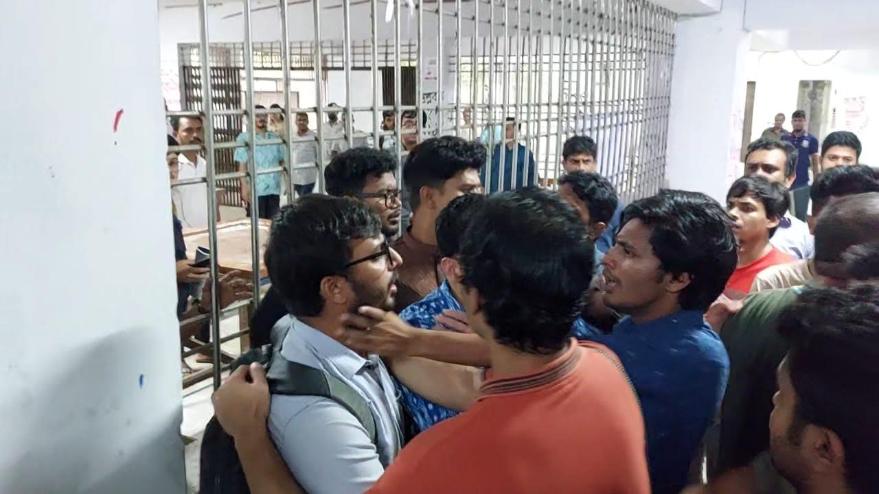 তদন্ত কমিটি থেকে জবিশিসের সভাপতি-সেক্রেটারির পদত্যাগ