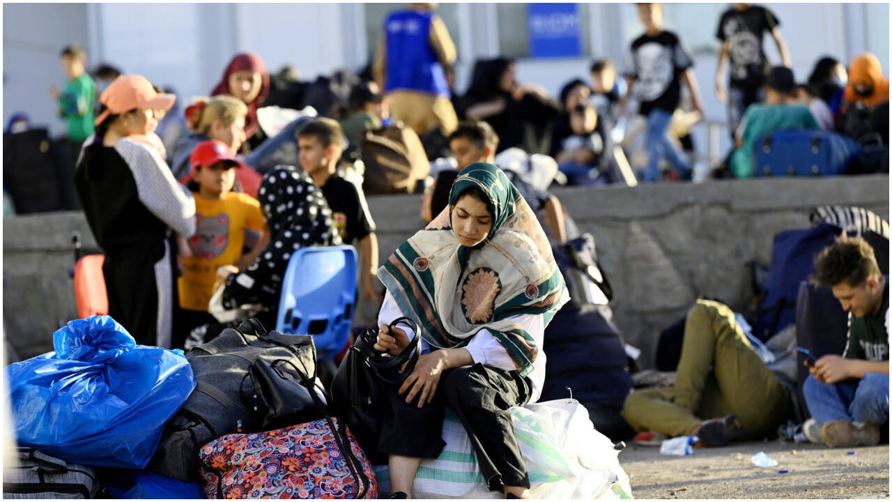 গুপ্তচর সন্দেহে লাখ লাখ আফগানকে ফেরত পাঠাচ্ছে ইরান